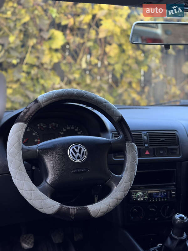 Універсал Volkswagen Golf 2001 в Чернігові