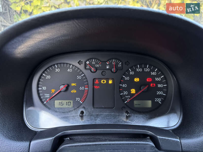 Універсал Volkswagen Golf 2001 в Чернігові