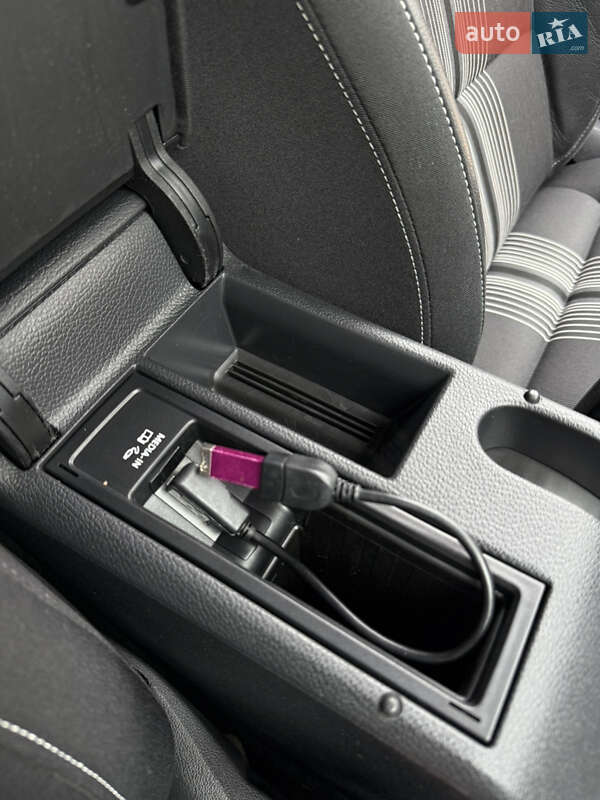 Хетчбек Volkswagen Golf 2013 в Хмельницькому фото 26 Хетчбек Volkswagen Golf 2013 в Хмельницькому