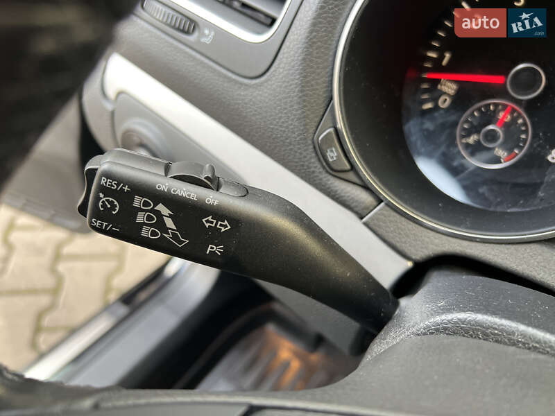 Хетчбек Volkswagen Golf 2009 в Івано-Франківську