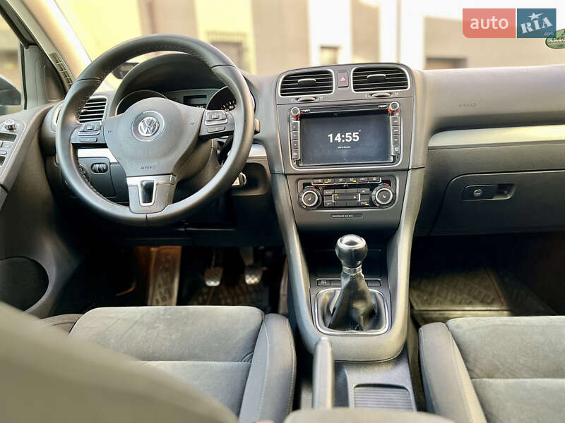 Хетчбек Volkswagen Golf 2009 в Івано-Франківську