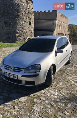 Хэтчбек Volkswagen Golf 2004 в Каменец-Подольском