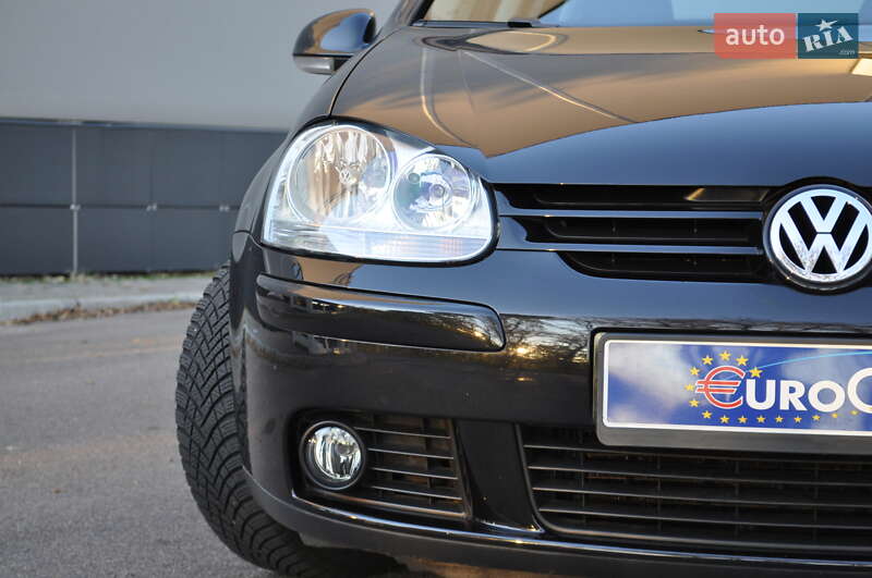 Хэтчбек Volkswagen Golf 2009 в Киеве
