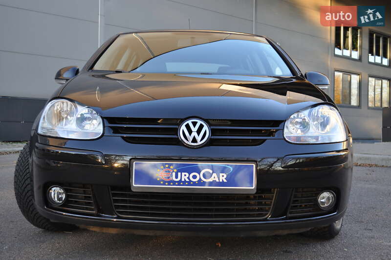 Хэтчбек Volkswagen Golf 2009 в Киеве