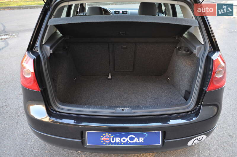 Хэтчбек Volkswagen Golf 2009 в Киеве