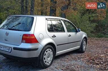 Хэтчбек Volkswagen Golf 2001 в Андрушевке