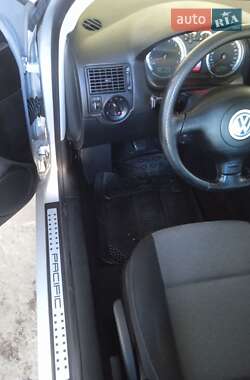 Универсал Volkswagen Golf 2004 в  фото 48 Универсал Volkswagen Golf 2004 в