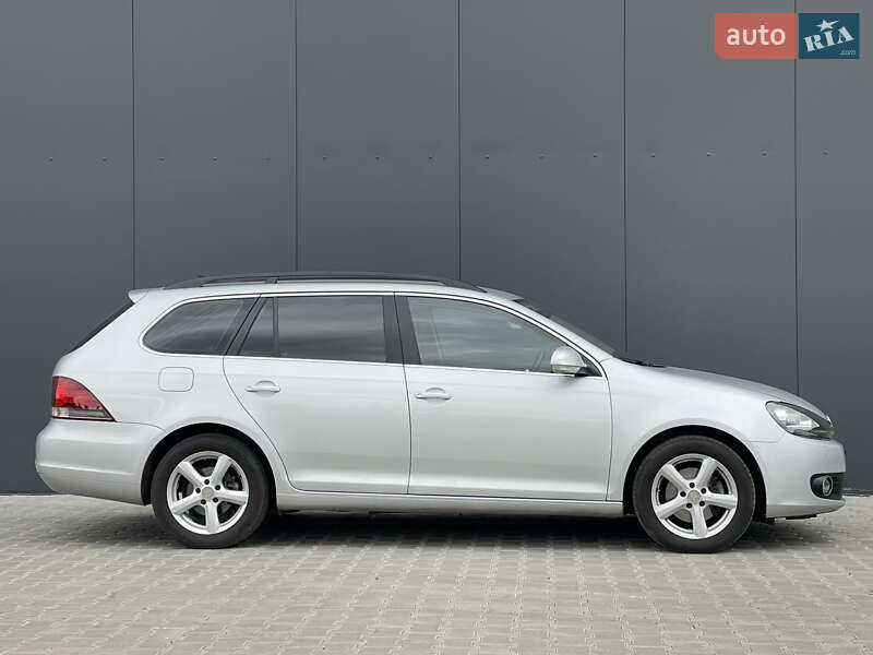 Універсал Volkswagen Golf 2010 в Луцьку