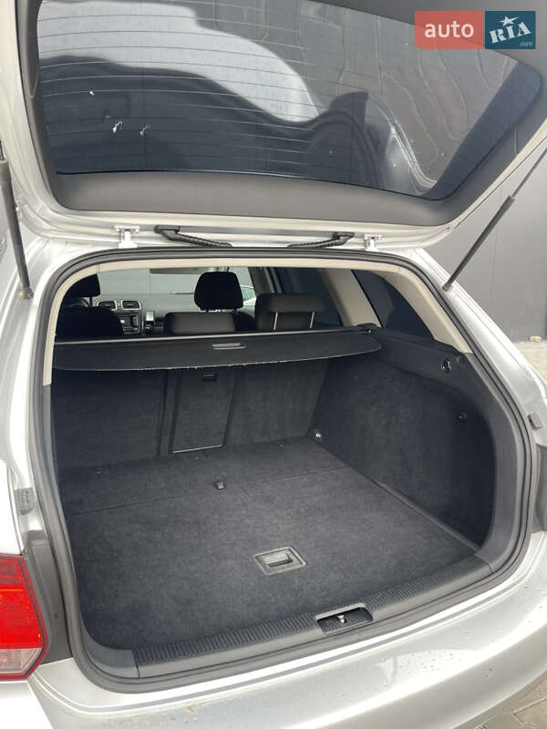 Універсал Volkswagen Golf 2010 в Луцьку
