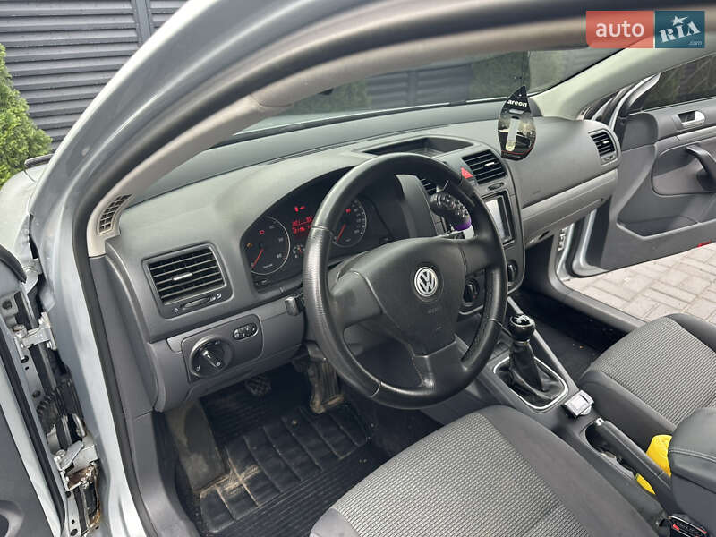 Універсал Volkswagen Golf 2009 в Черкасах