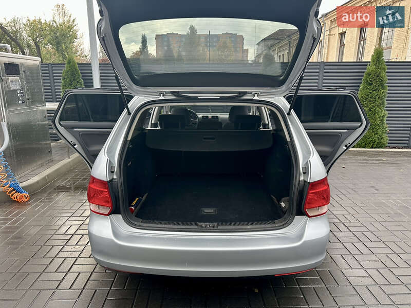 Універсал Volkswagen Golf 2009 в Черкасах