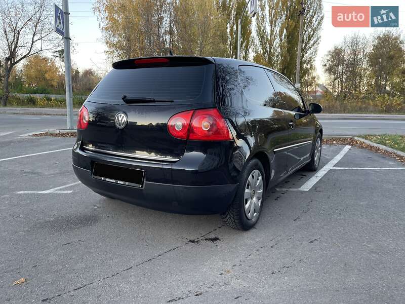 Хэтчбек Volkswagen Golf 2005 в Виннице