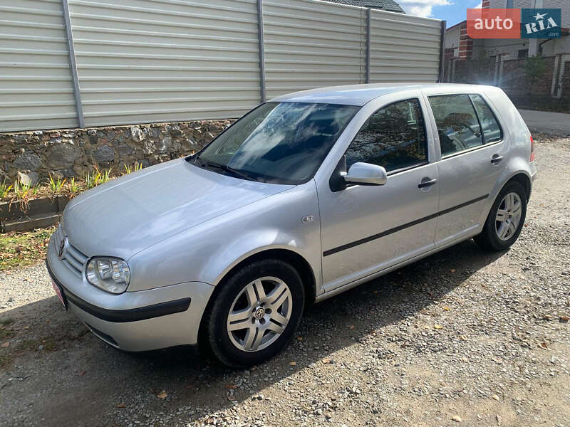 Хэтчбек Volkswagen Golf 2001 в Житомире