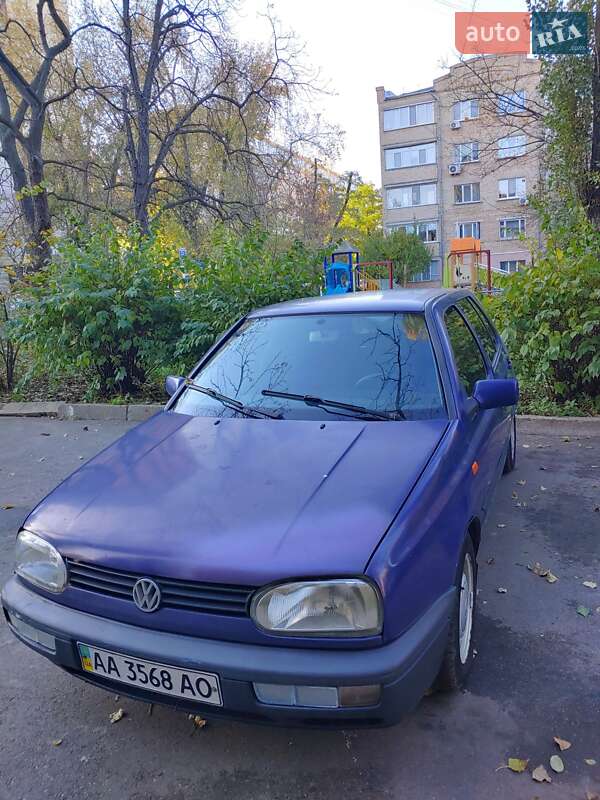 Хэтчбек Volkswagen Golf 1995 в Киеве