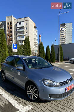 Хэтчбек Volkswagen Golf 2010 в Житомире