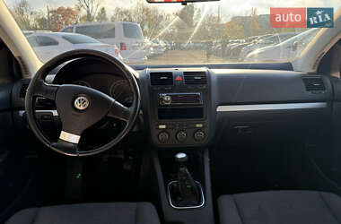 Хетчбек Volkswagen Golf 2006 в  фото 8 Хетчбек Volkswagen Golf 2006 в