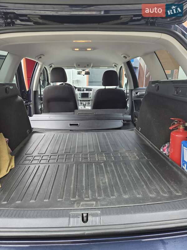 Універсал Volkswagen Golf 2016 в Сумах