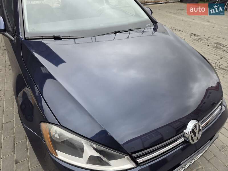 Універсал Volkswagen Golf 2016 в Сумах