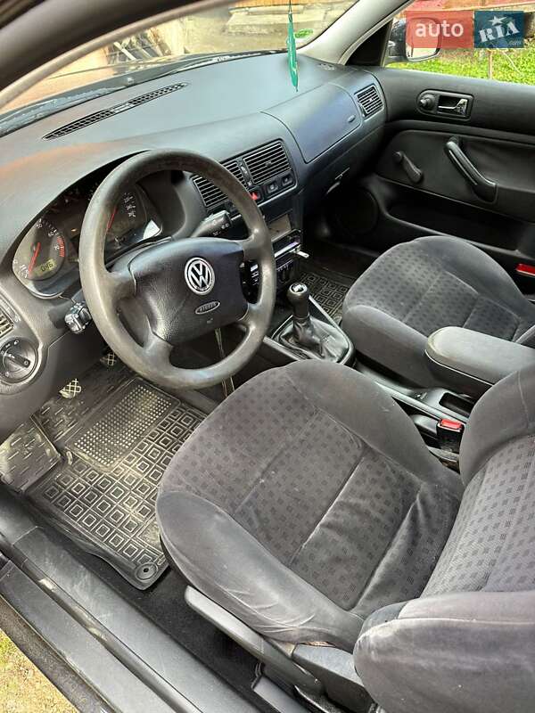 Универсал Volkswagen Golf 2000 в Ивано-Франковске