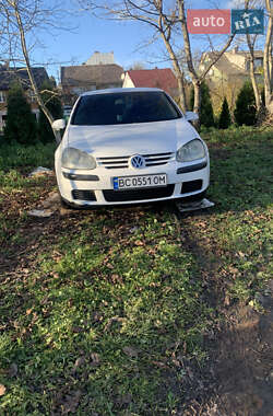 Хэтчбек Volkswagen Golf 2004 в Самборе