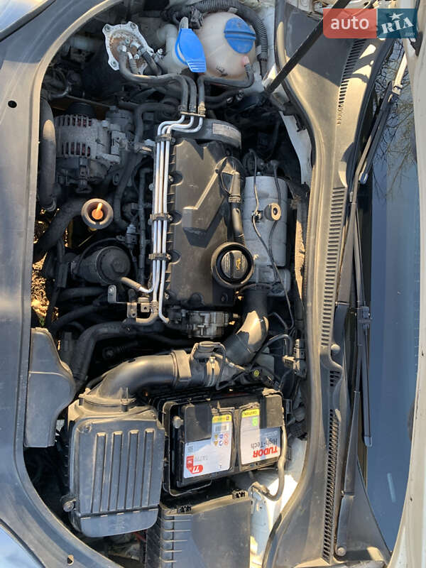 Хэтчбек Volkswagen Golf 2004 в Самборе фото 14 Хэтчбек Volkswagen Golf 2004 в Самборе