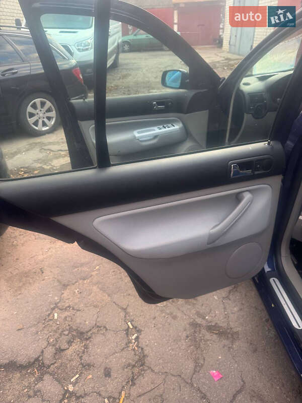 Хэтчбек Volkswagen Golf 2000 в Хмельницком