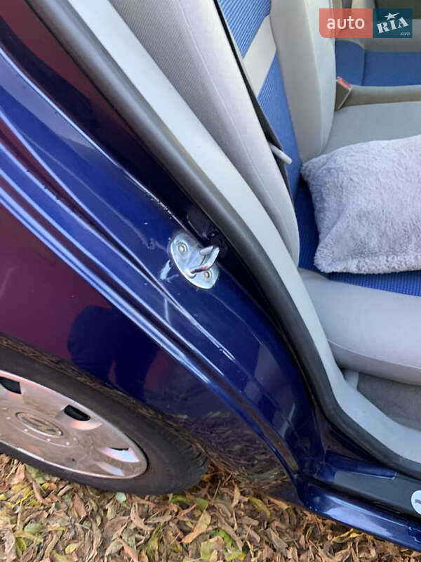 Хэтчбек Volkswagen Golf 2000 в Хмельницком