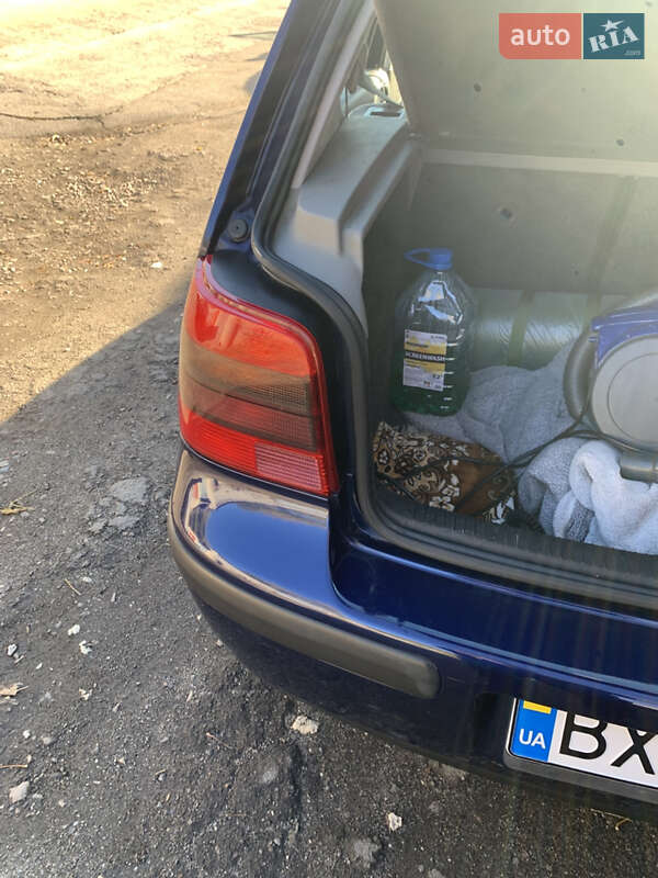 Хэтчбек Volkswagen Golf 2000 в Хмельницком