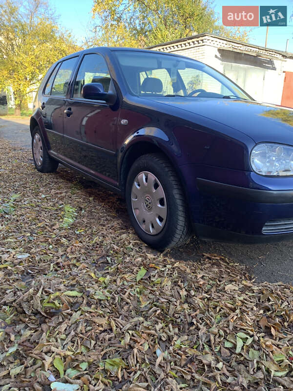 Хэтчбек Volkswagen Golf 2000 в Хмельницком