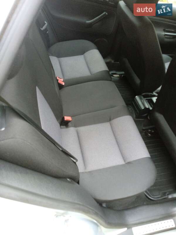 Хетчбек Volkswagen Golf 2002 в Хмельницькому фото 23 Хетчбек Volkswagen Golf 2002 в Хмельницькому