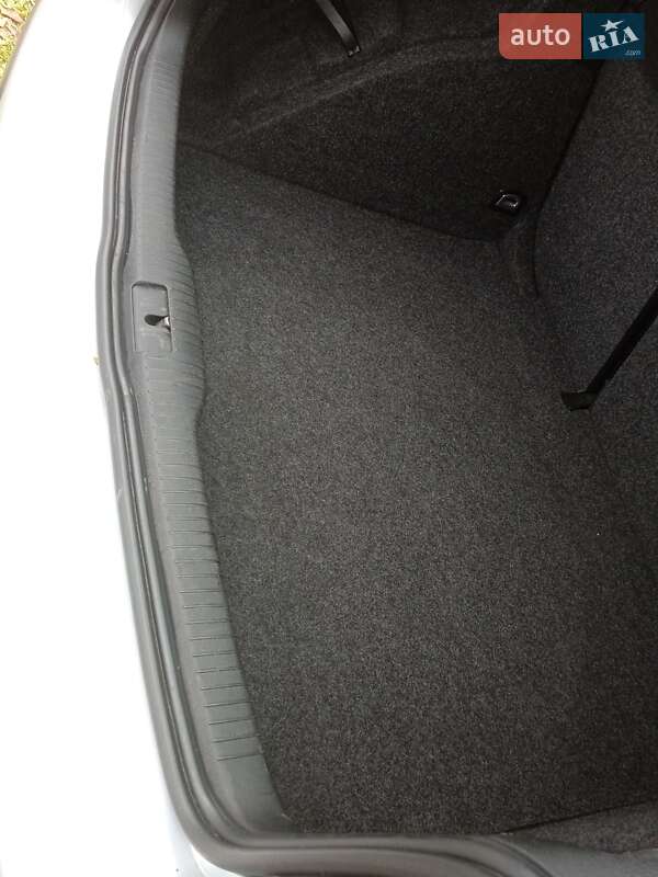 Хетчбек Volkswagen Golf 2002 в Хмельницькому фото 51 Хетчбек Volkswagen Golf 2002 в Хмельницькому