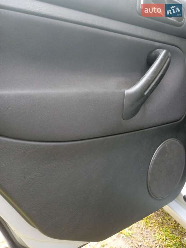 Хетчбек Volkswagen Golf 2002 в Хмельницькому фото 56 Хетчбек Volkswagen Golf 2002 в Хмельницькому