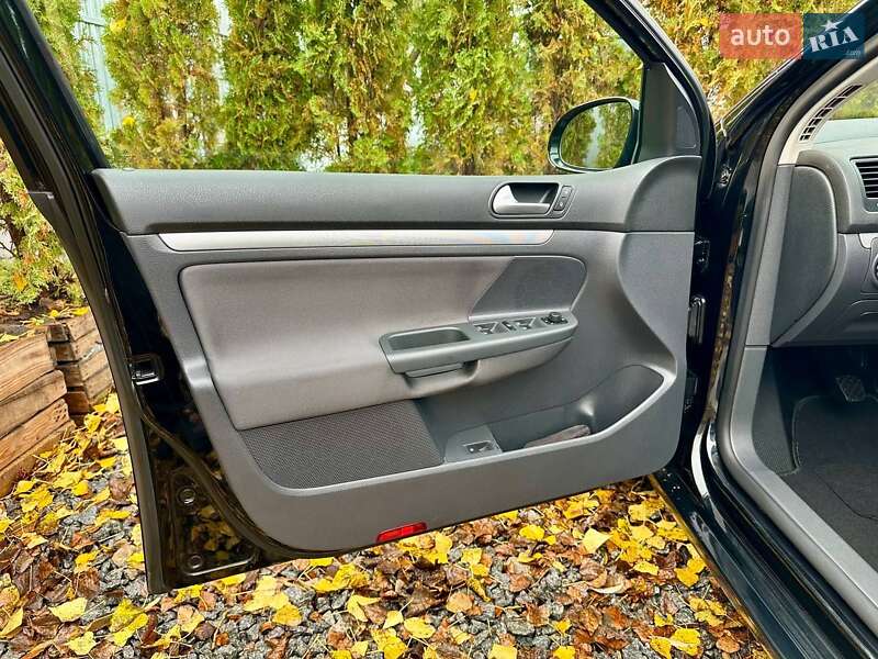 Хетчбек Volkswagen Golf 2008 в Полтаві