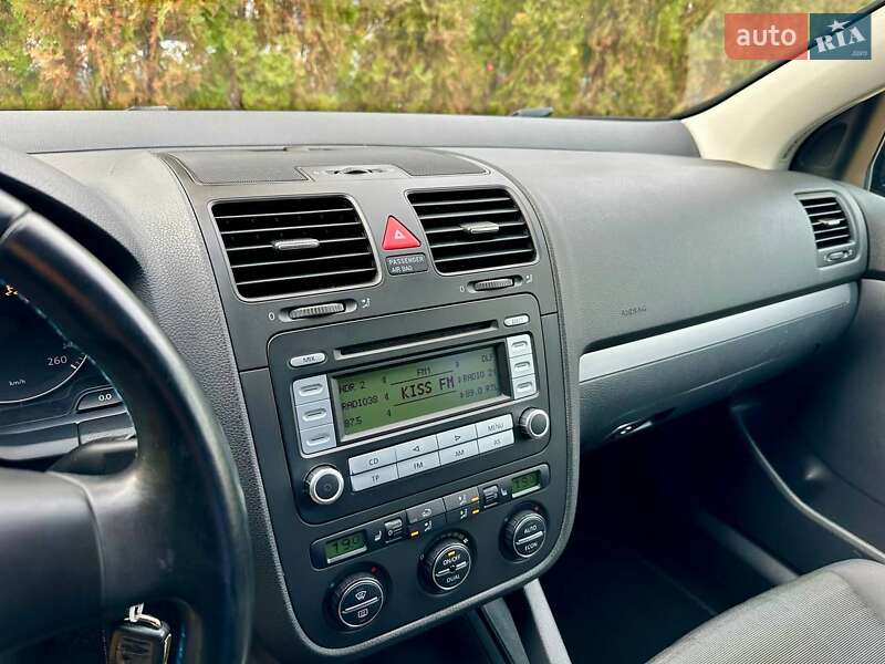 Хетчбек Volkswagen Golf 2008 в Полтаві