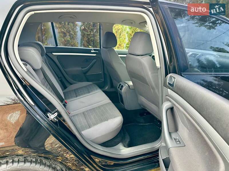 Хетчбек Volkswagen Golf 2008 в Полтаві