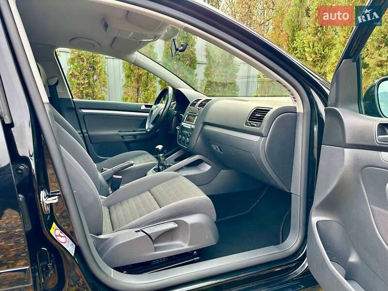 Хетчбек Volkswagen Golf 2008 в Полтаві