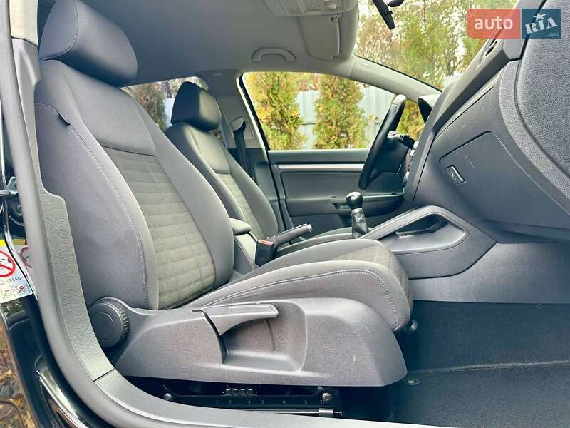 Хетчбек Volkswagen Golf 2008 в Полтаві