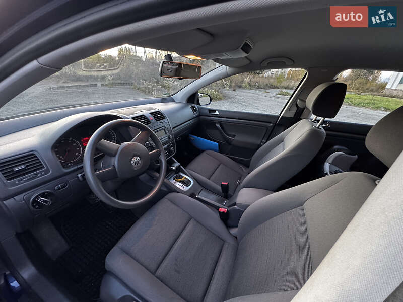 Хетчбек Volkswagen Golf 2005 в Тернополі