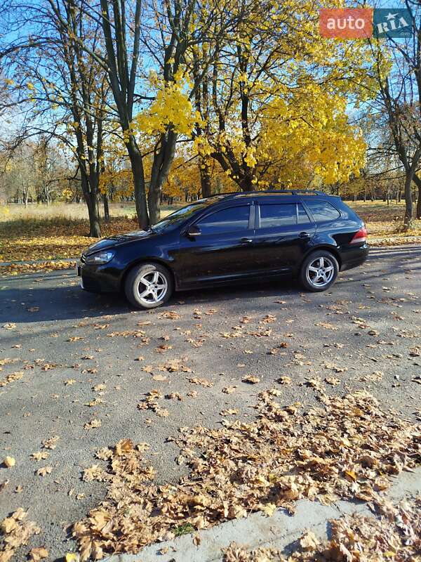 Универсал Volkswagen Golf 2013 в Гайвороне