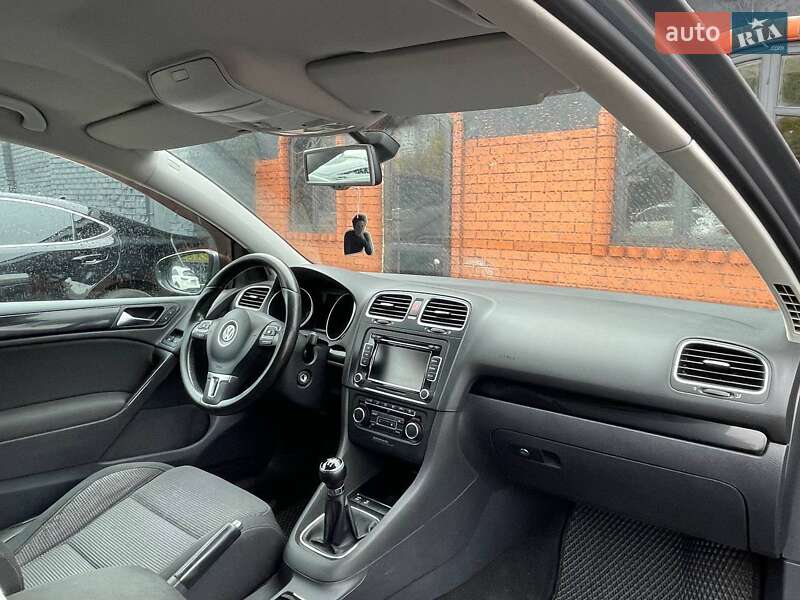 Хетчбек Volkswagen Golf 2011 в Миколаєві