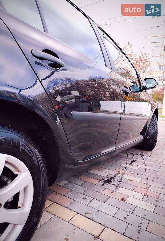 Хэтчбек Volkswagen Golf 2006 в Белой Церкви