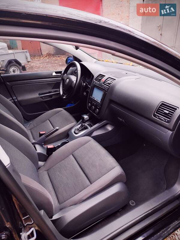 Хэтчбек Volkswagen Golf 2006 в Белой Церкви