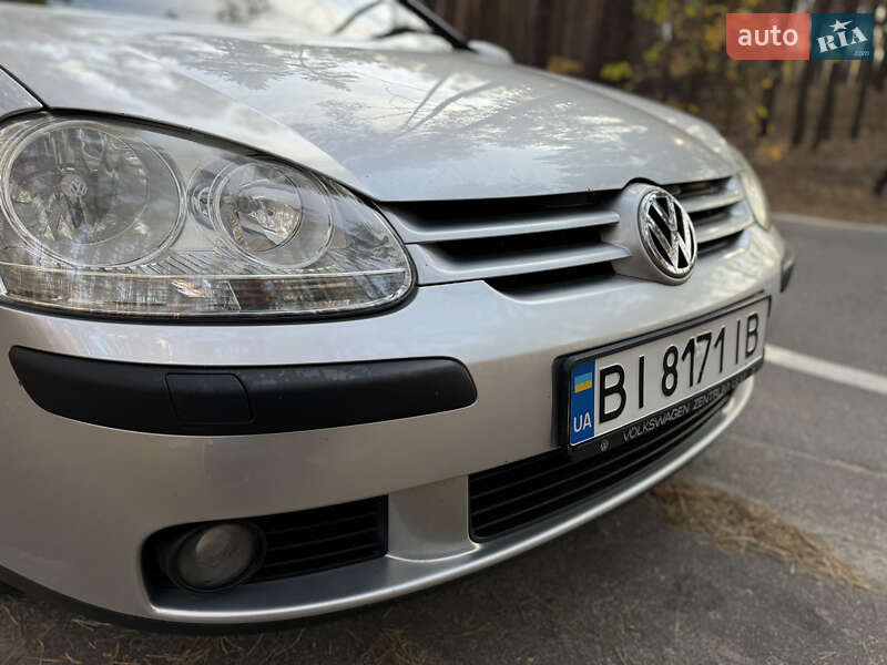 Хетчбек Volkswagen Golf 2004 в Полтаві