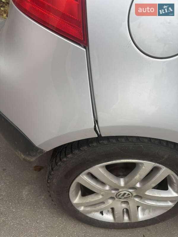 Хетчбек Volkswagen Golf 2004 в Полтаві