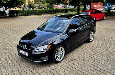 Універсал Volkswagen Golf 2015 в Чернівцях