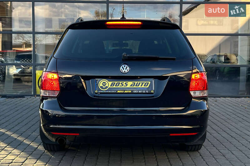 Універсал Volkswagen Golf 2012 в Івано-Франківську