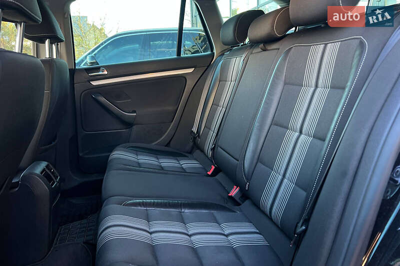 Універсал Volkswagen Golf 2012 в Івано-Франківську