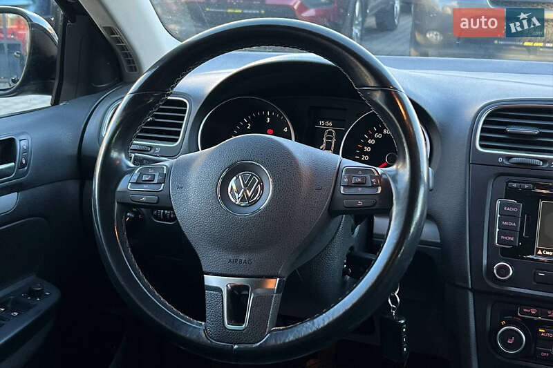 Універсал Volkswagen Golf 2012 в Івано-Франківську