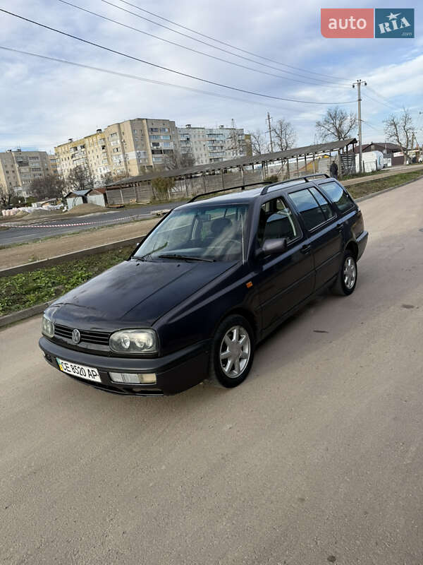 Універсал Volkswagen Golf 1995 в Чернівцях