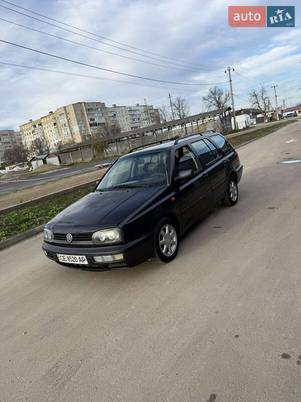 Універсал Volkswagen Golf 1995 в Чернівцях